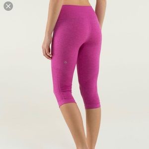 NWT Lulu Lemon In the Flow Crop II.